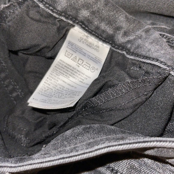 Old Navy Mid-Rise Rockstar Jeans - Picture 3 of 6